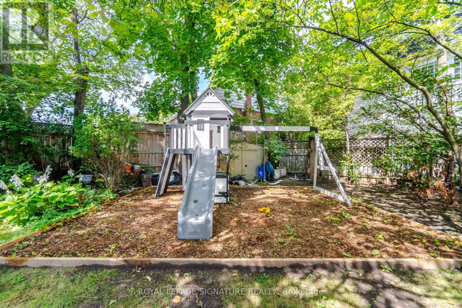 2 WEMBLEY AVENUE - 47