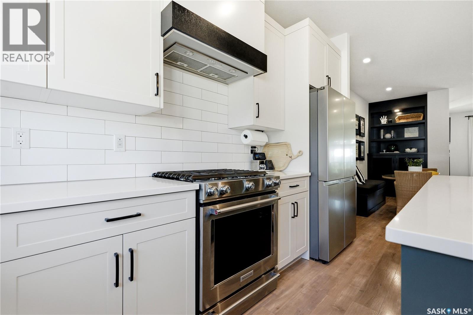 1039 4th STREET E - 9