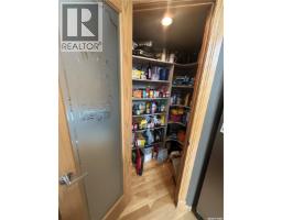 Family room - 310 Brooks Road, Estevan, SK S4A2X2 Photo 8