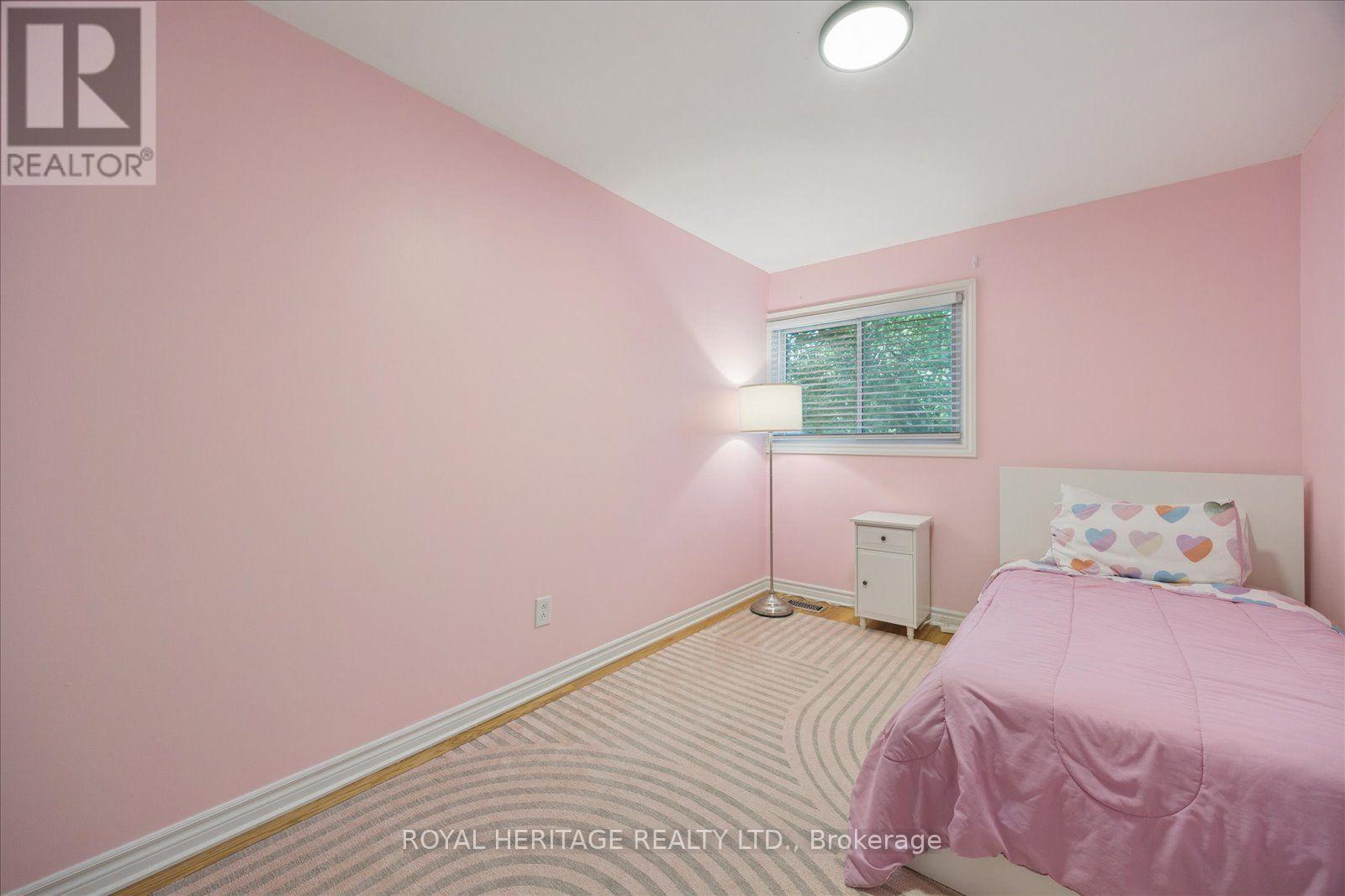 #105 701 BURNHAMTHORPE ROAD - 25