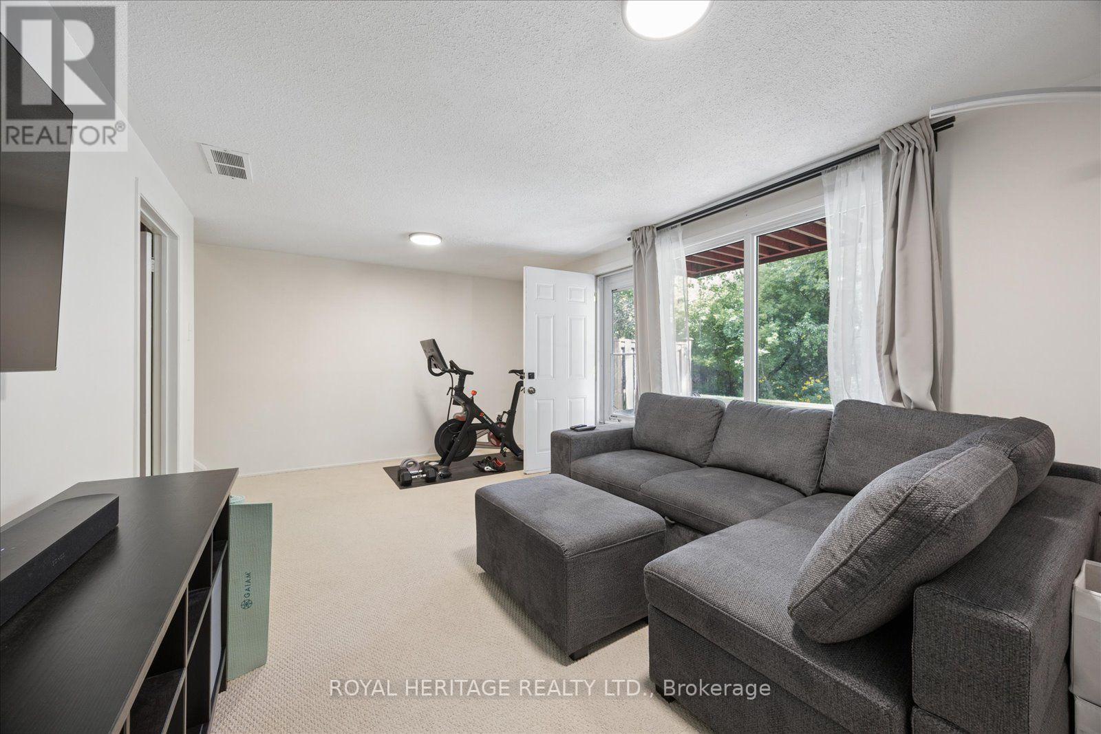 #105 701 BURNHAMTHORPE ROAD - 30