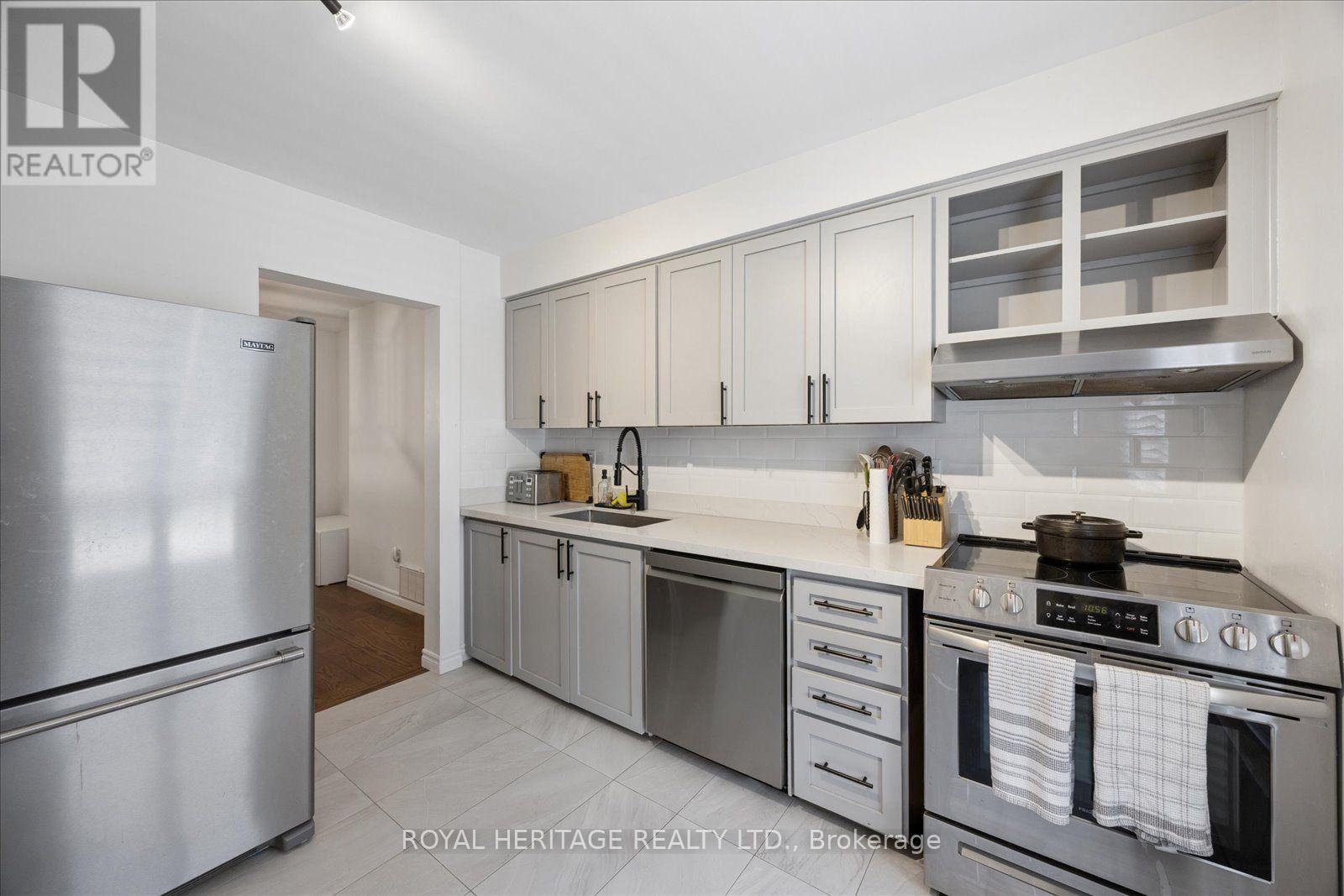 #105 701 BURNHAMTHORPE ROAD - 7
