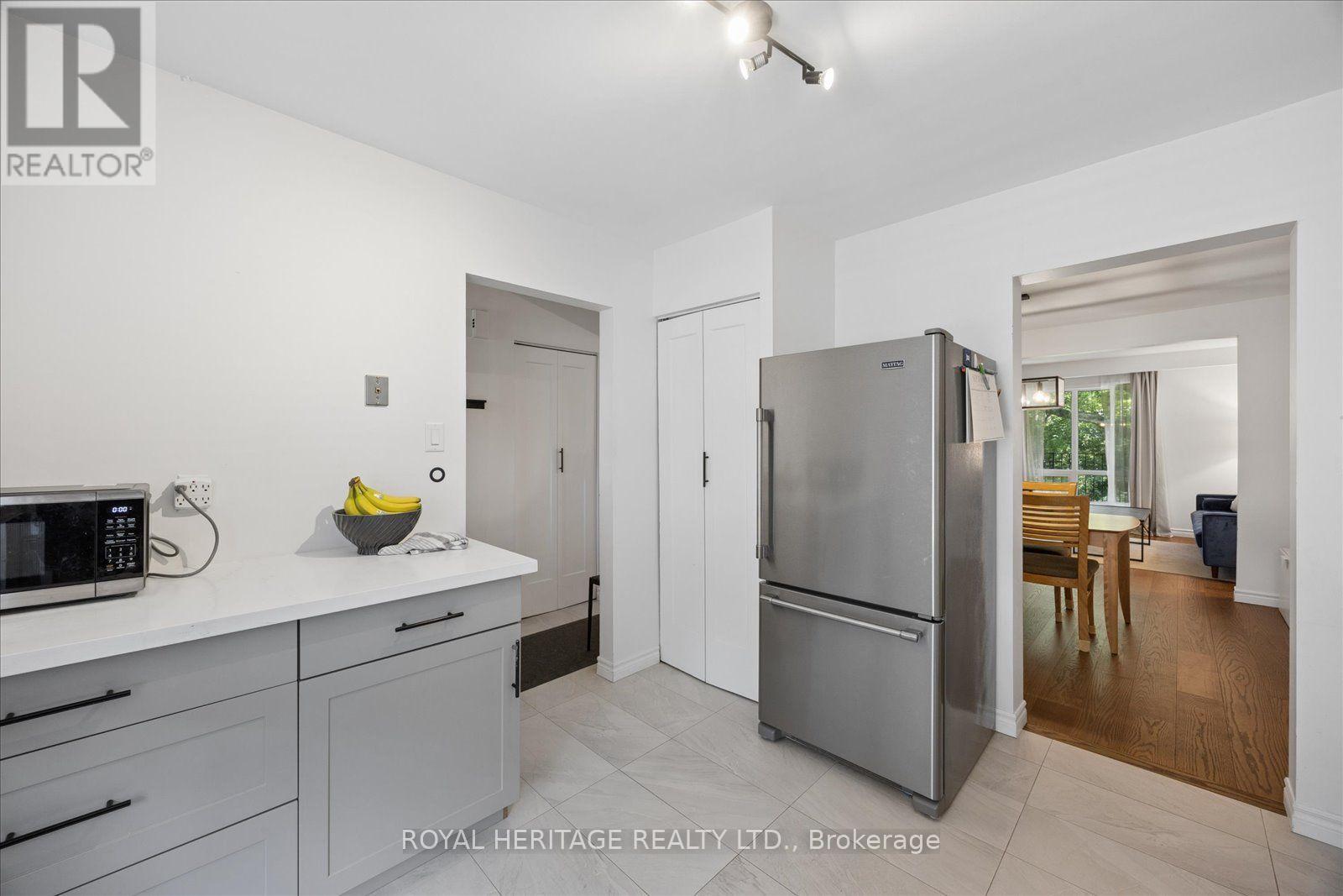 #105 701 BURNHAMTHORPE ROAD - 9
