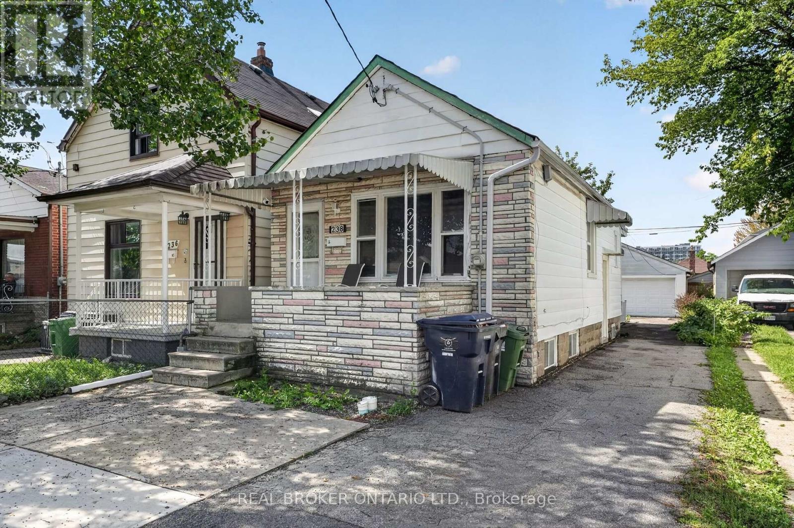 238 CHAMBERS AVENUE - 1