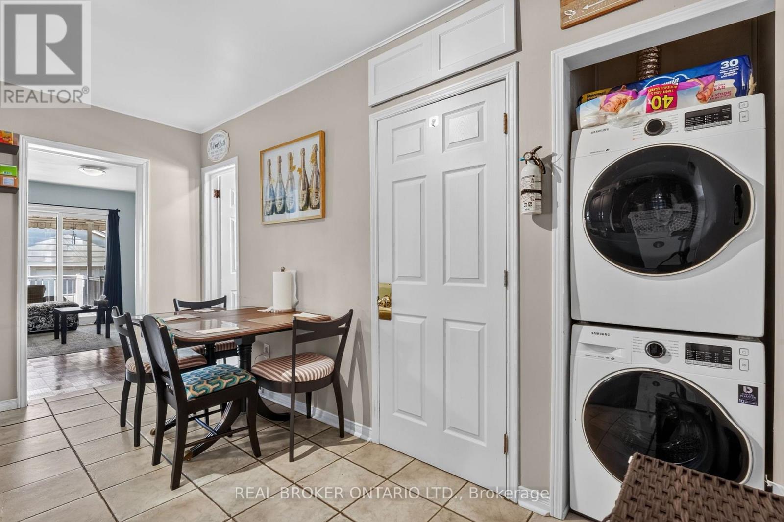 238 CHAMBERS AVENUE - Image 20