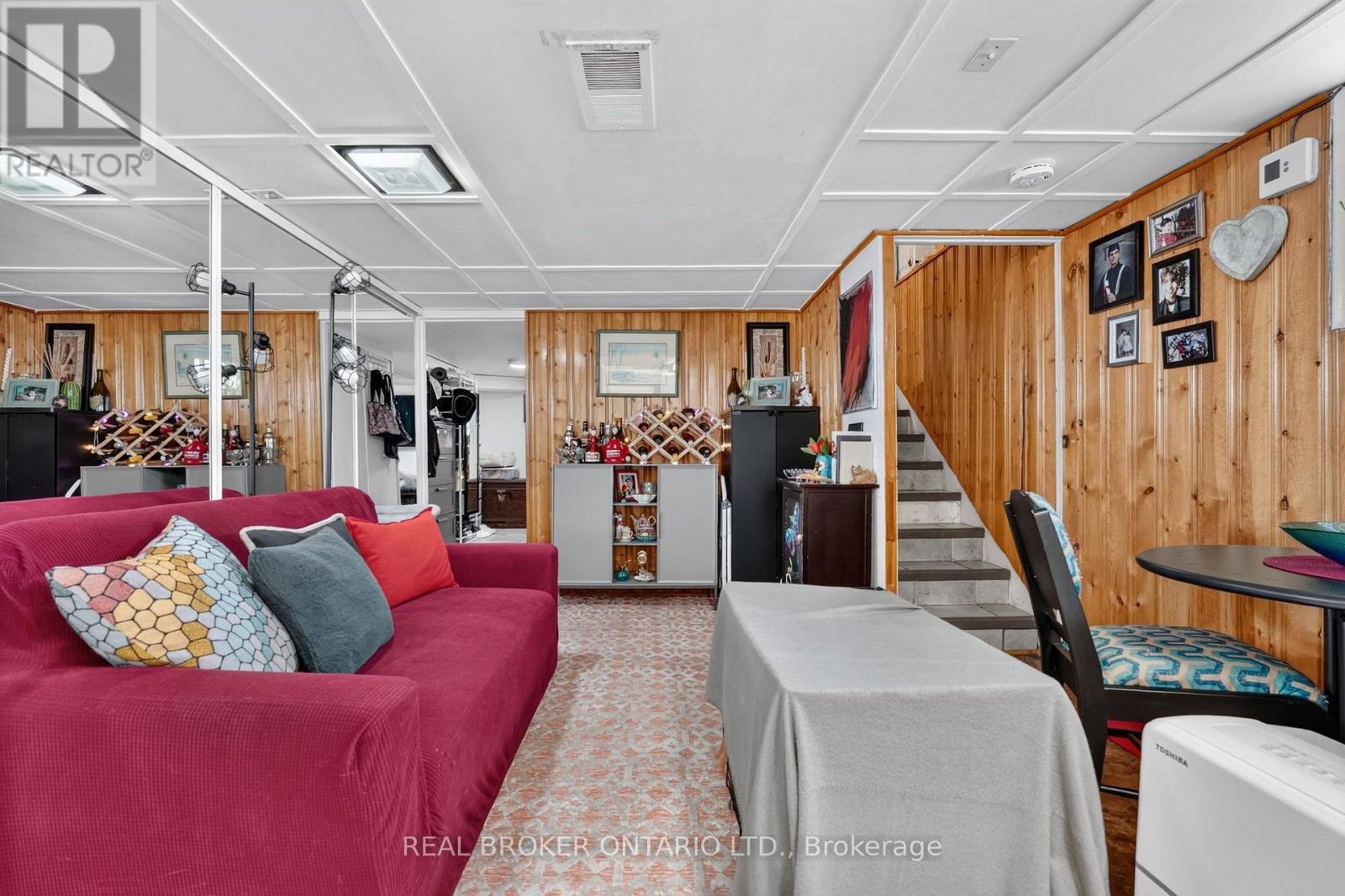 238 CHAMBERS AVENUE - Image 30