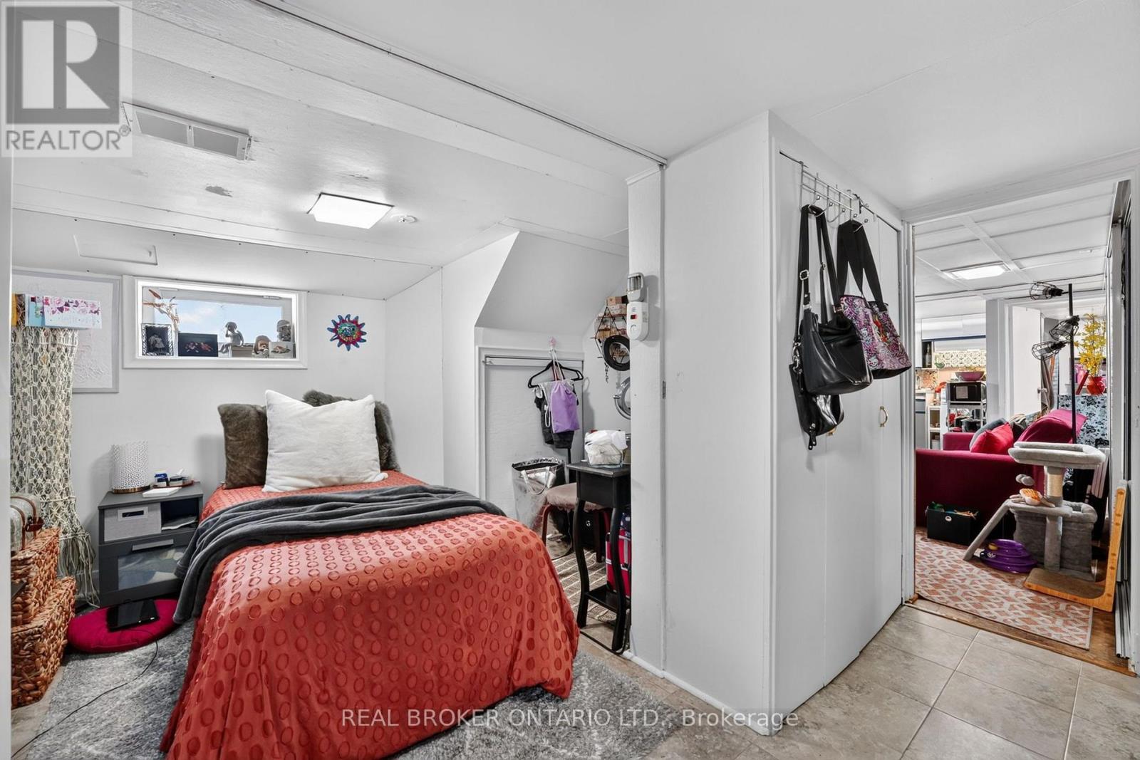 238 CHAMBERS AVENUE - 40