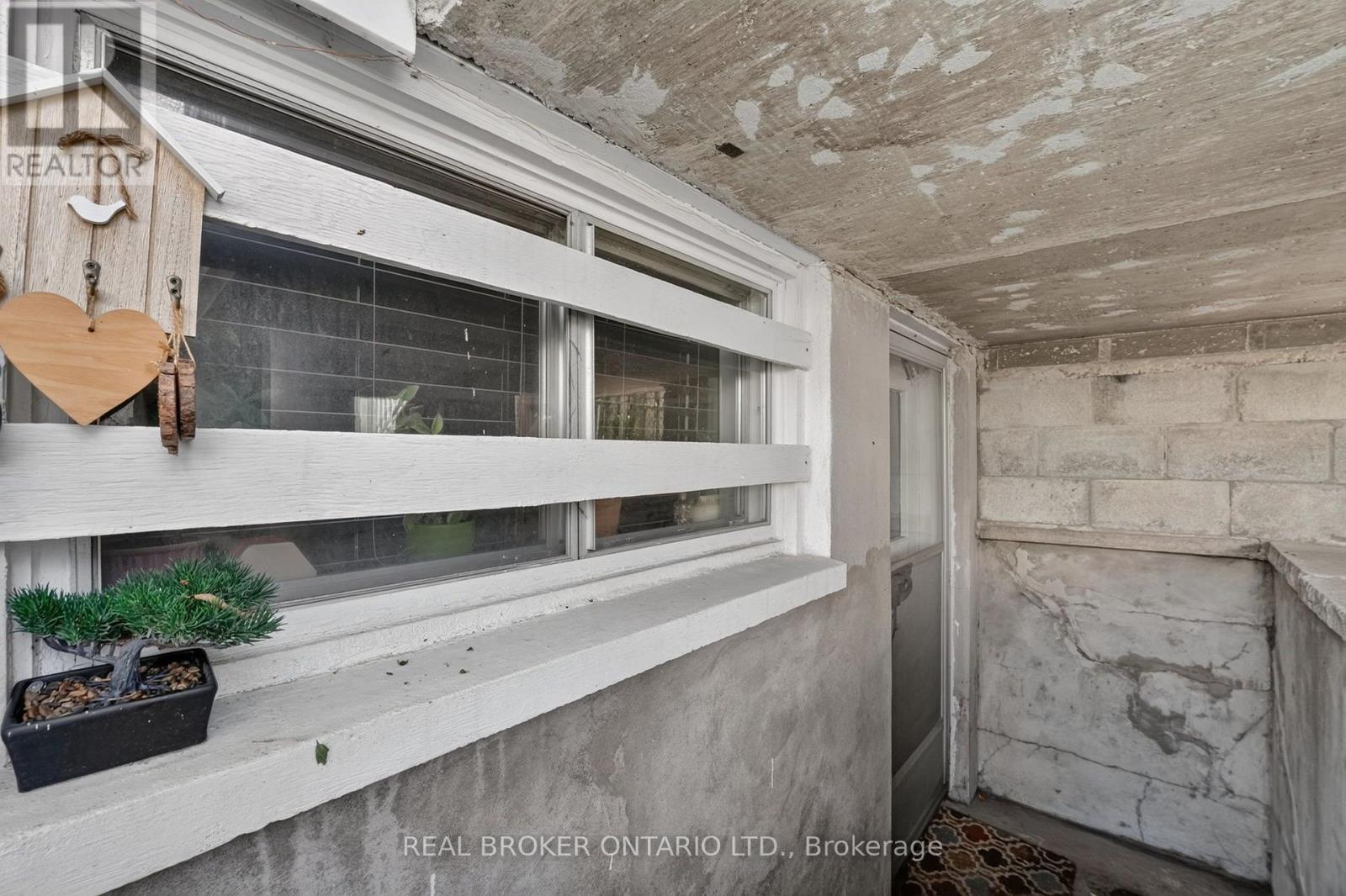 238 CHAMBERS AVENUE - Image 47