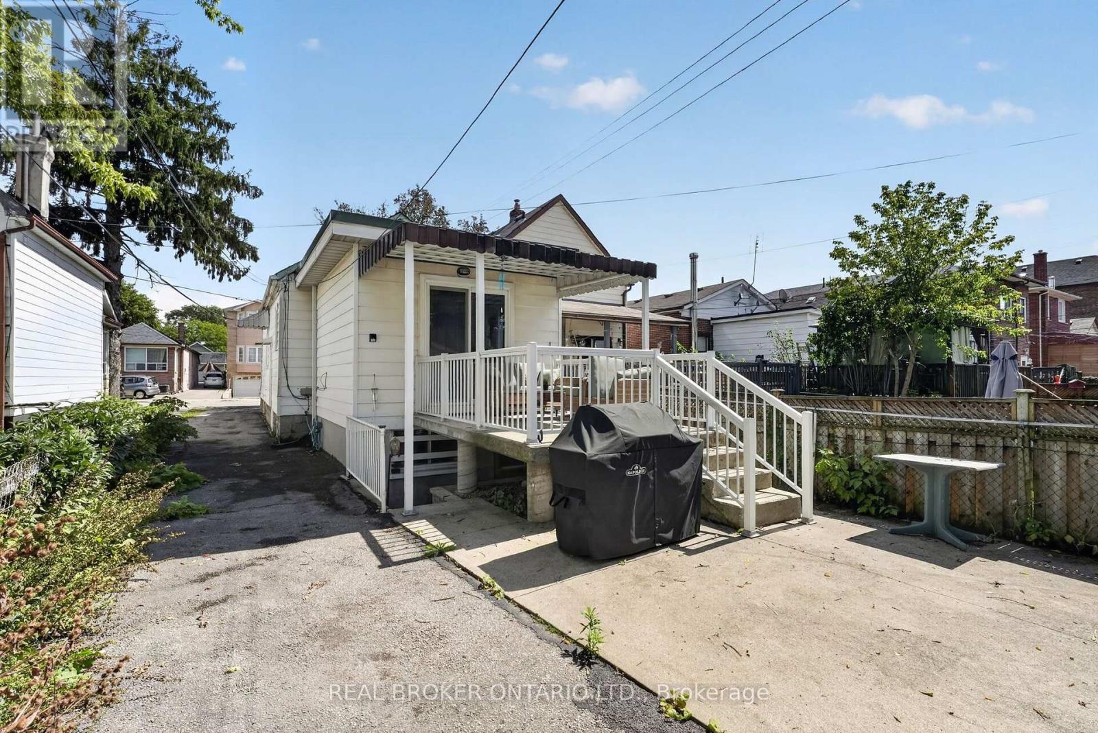 238 CHAMBERS AVENUE - 48