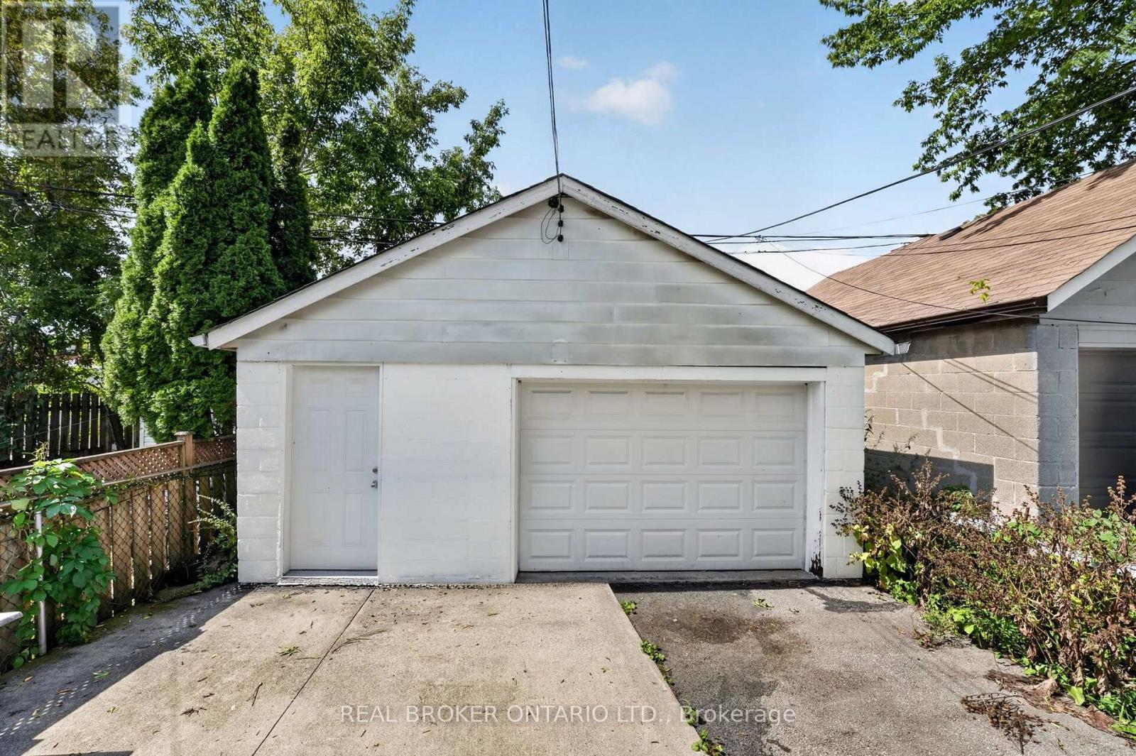 238 CHAMBERS AVENUE - 6