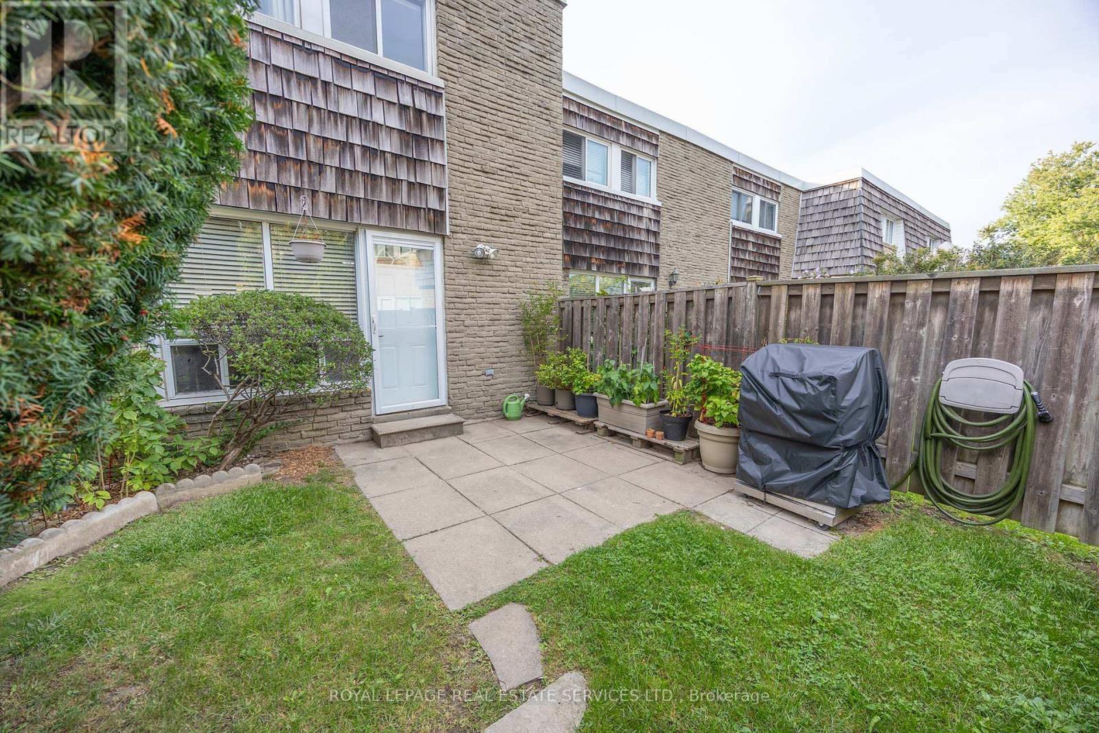 #18 71 OLD BURNHAMTHORPE ROAD - 14