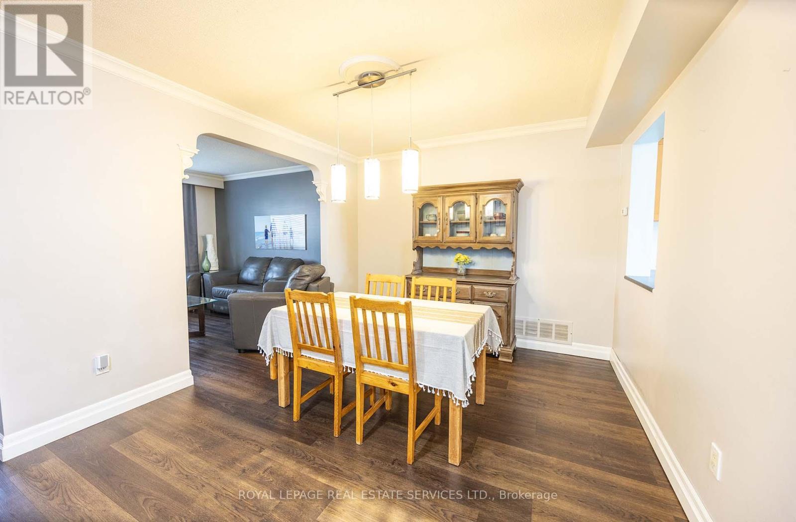 #18 71 OLD BURNHAMTHORPE ROAD - 5