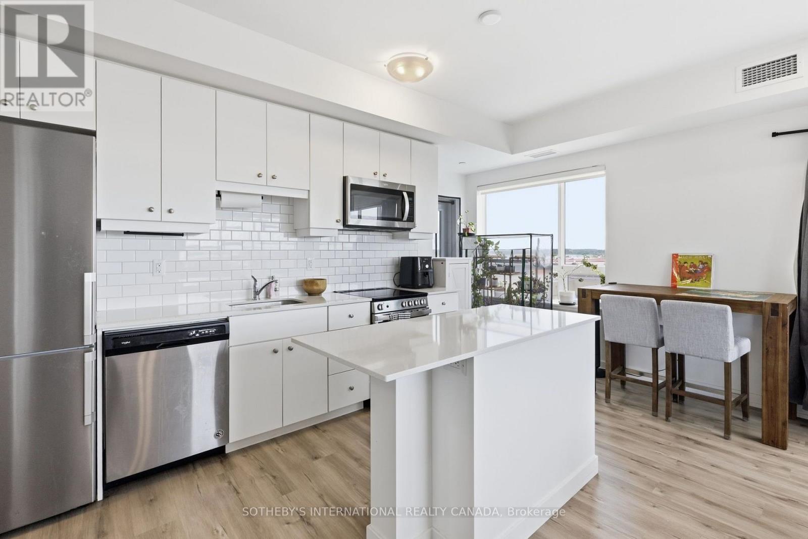 514 - 247 NORTHFIELD DRIVE E — photo 2