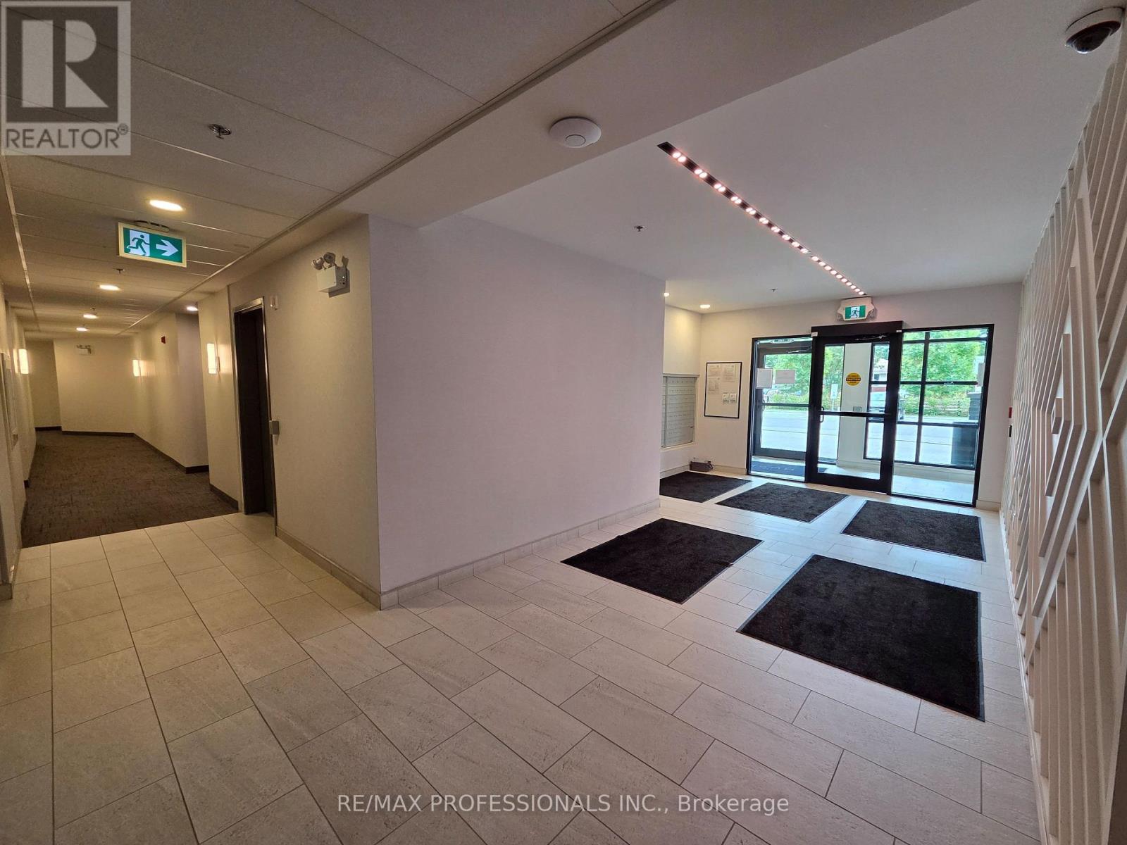 132 - 110 FERGUS AVENUE — photo 2