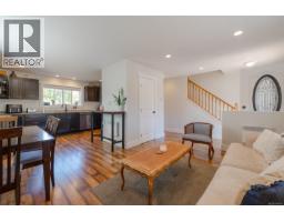 Living room - 5585 Swallow Dr, Port Alberni, BC V9Y7H1 Photo 12