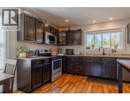 5585 Swallow Dr, Port Alberni, BC V9Y7H1 Photo 14
