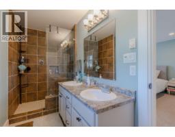 5585 Swallow Dr, Port Alberni, BC V9Y7H1 Photo 31