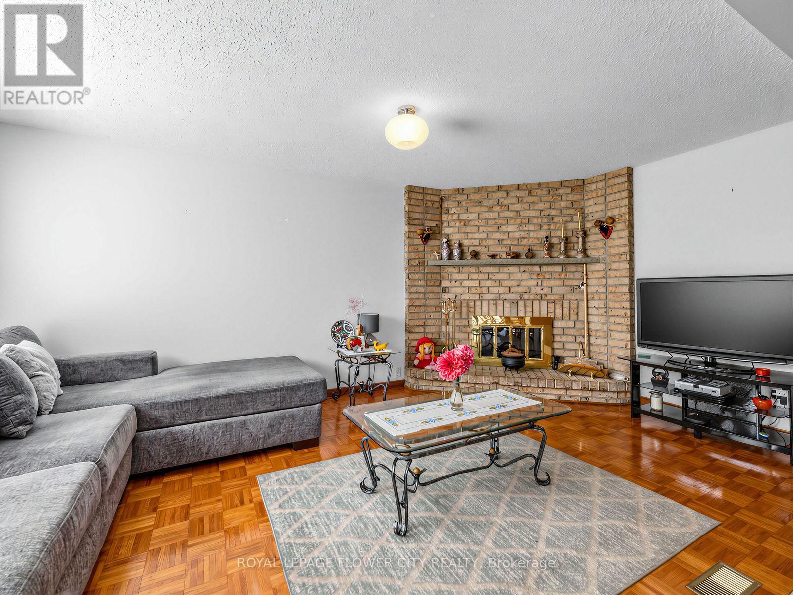 247 VODDEN STREET W - 7