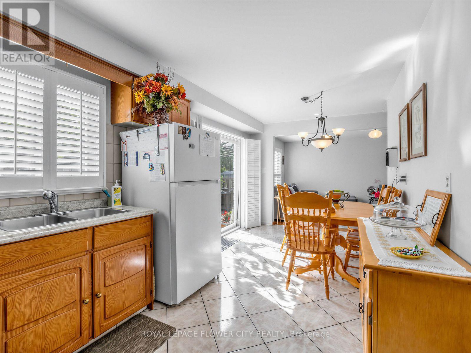 247 VODDEN STREET W - 15