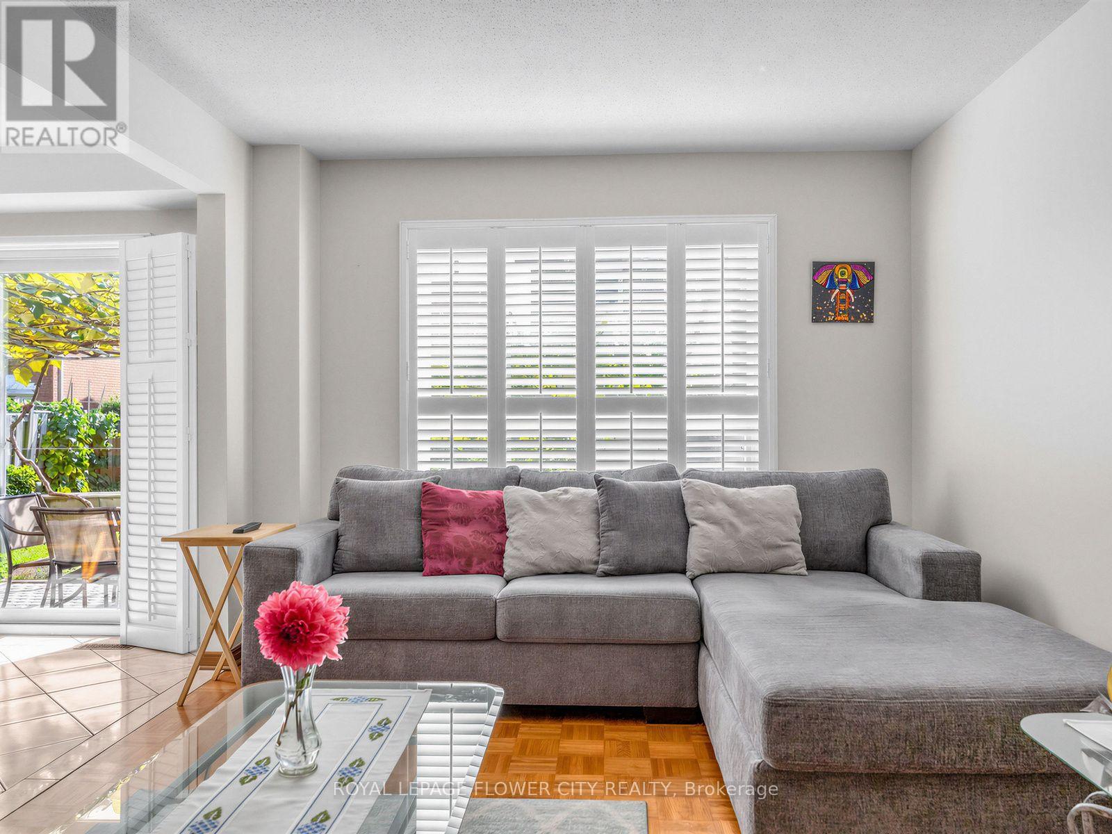 247 VODDEN STREET W - 8