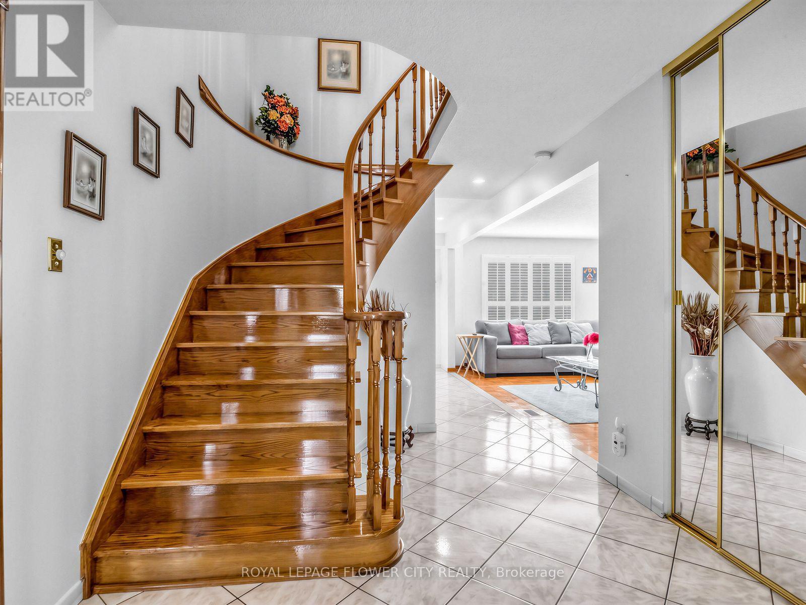 247 VODDEN STREET W - 5