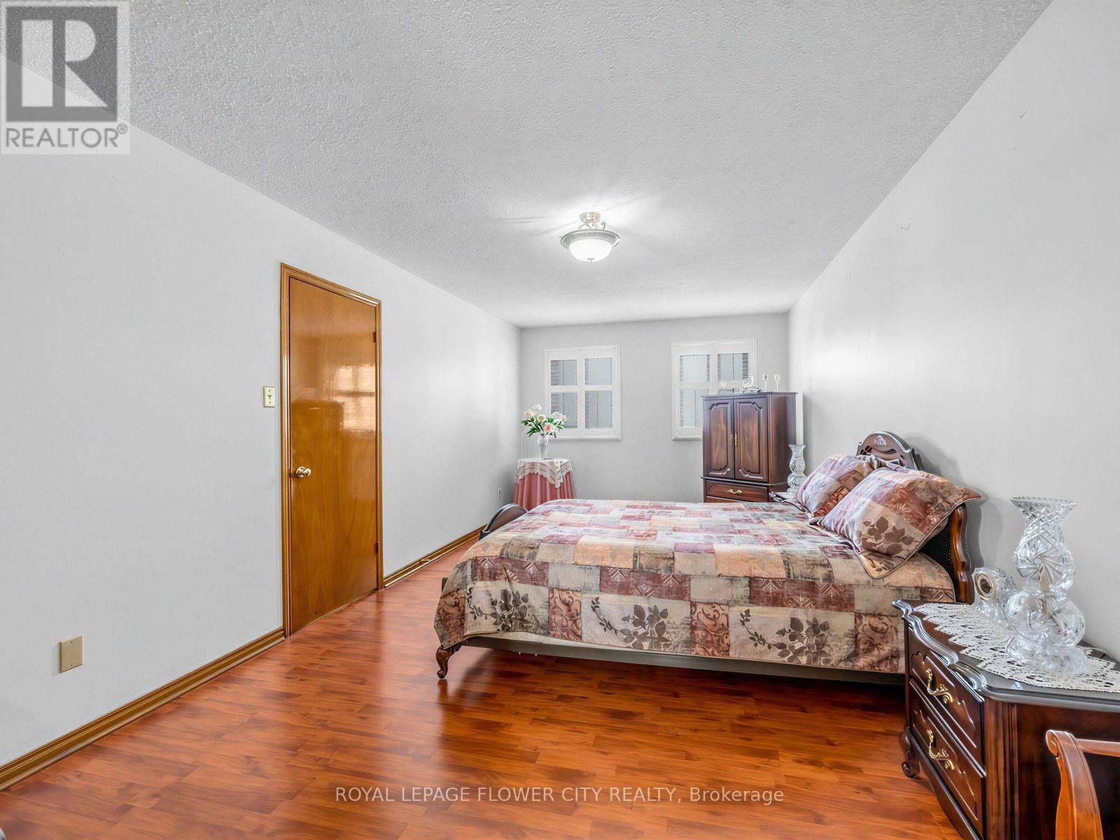 247 VODDEN STREET W - 22