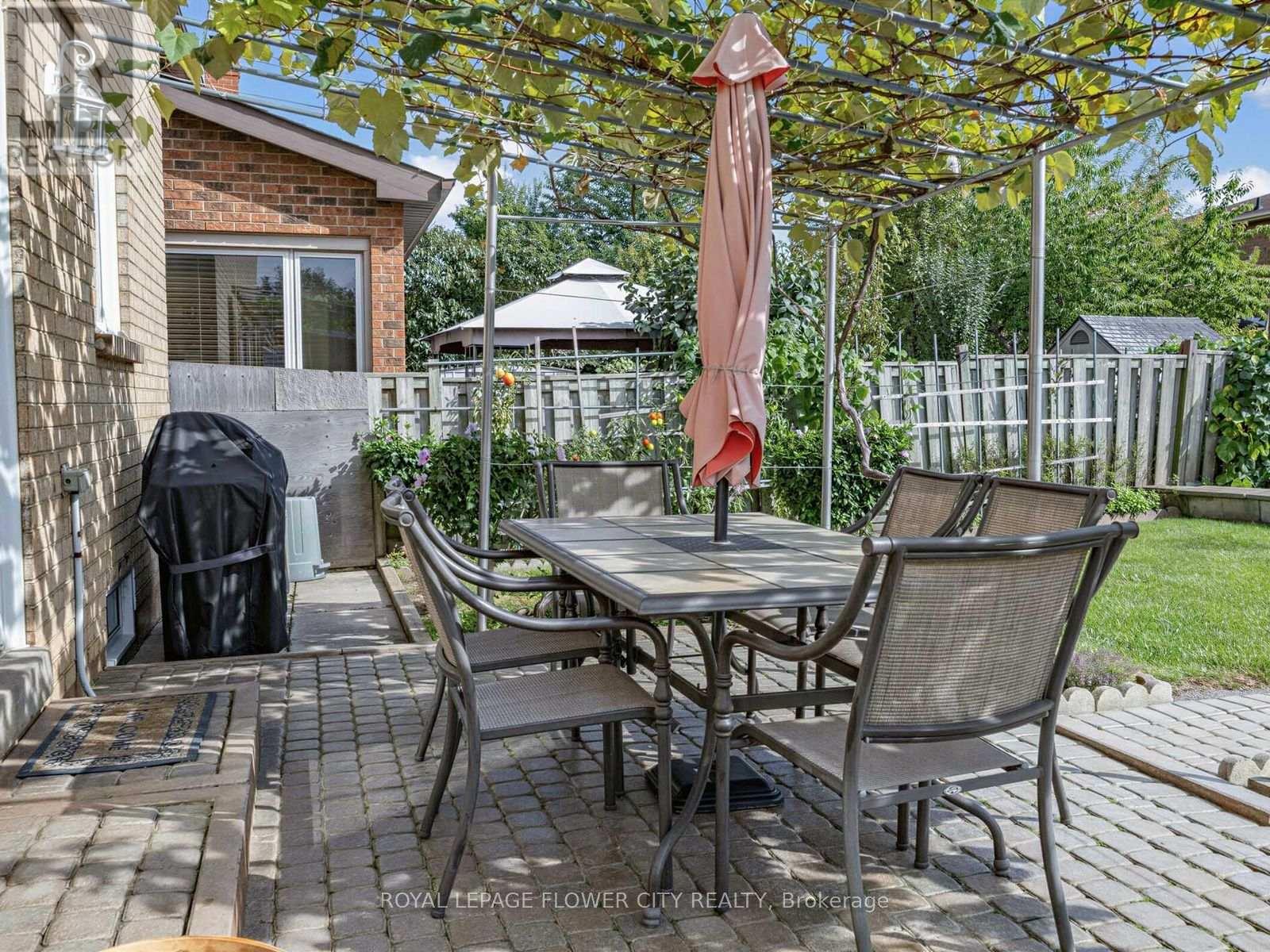 247 VODDEN STREET W - 34