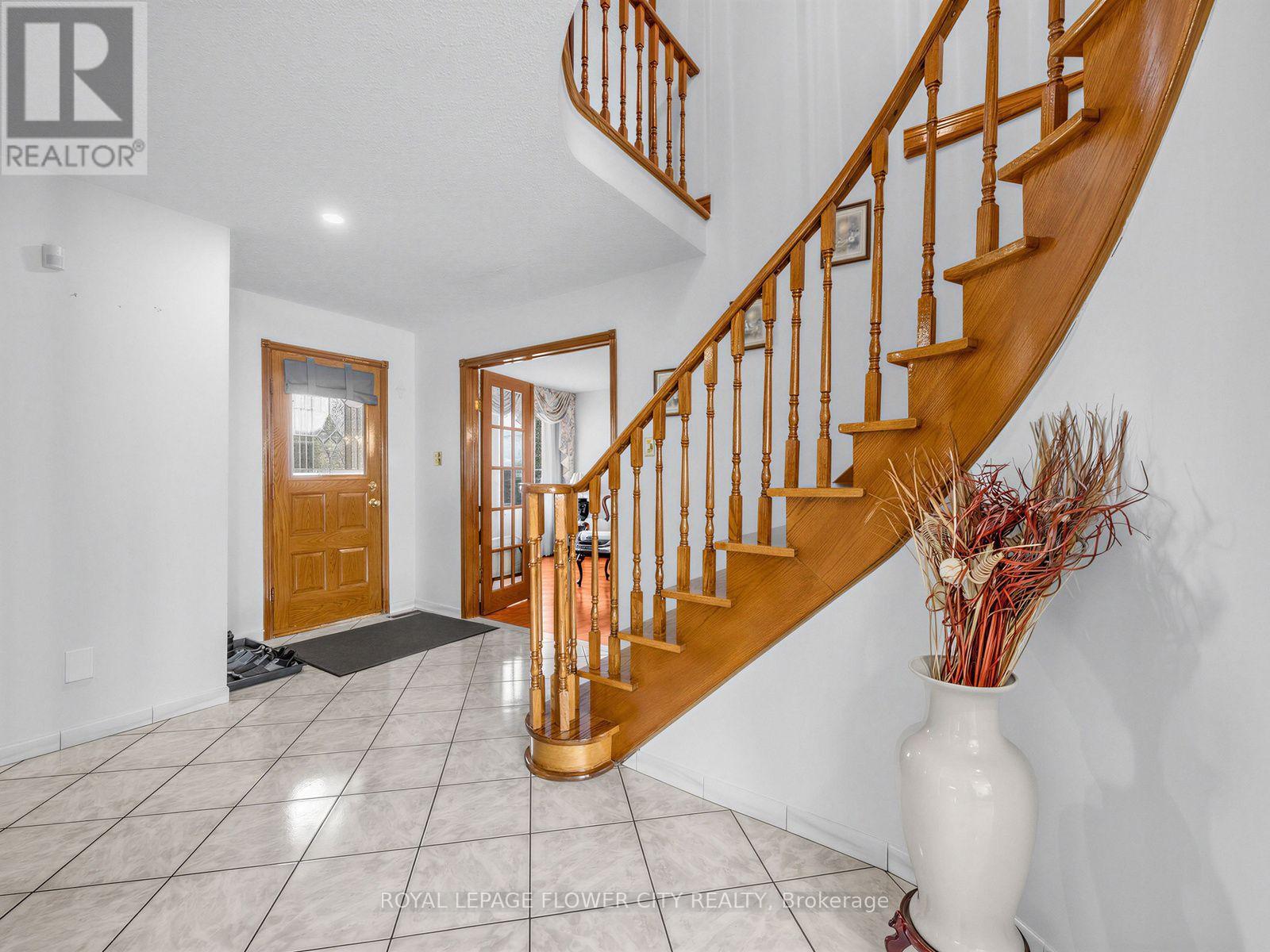 247 VODDEN STREET W - 6