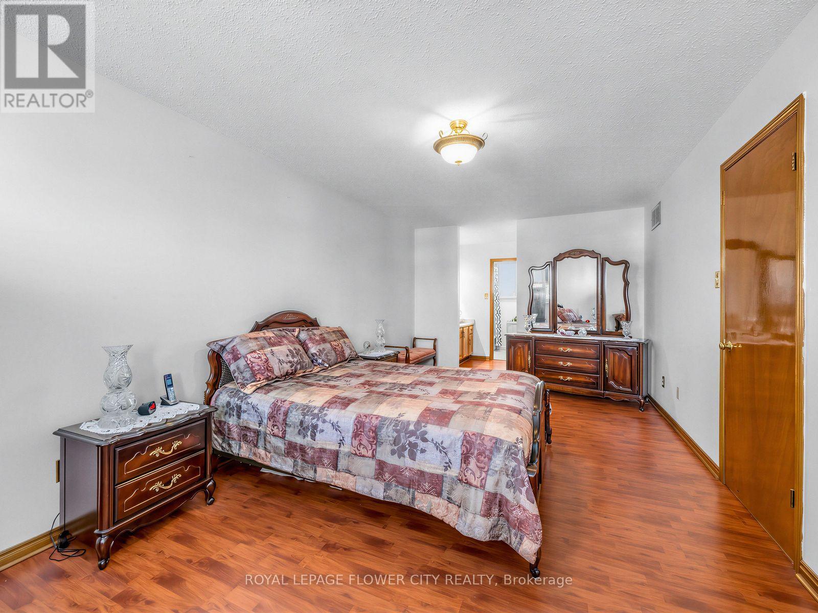 247 VODDEN STREET W - Image 23