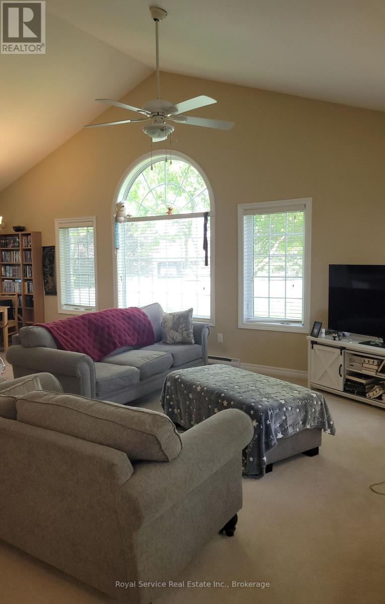 102 - 325 DENSMORE ROAD, Cobourg — photo 4