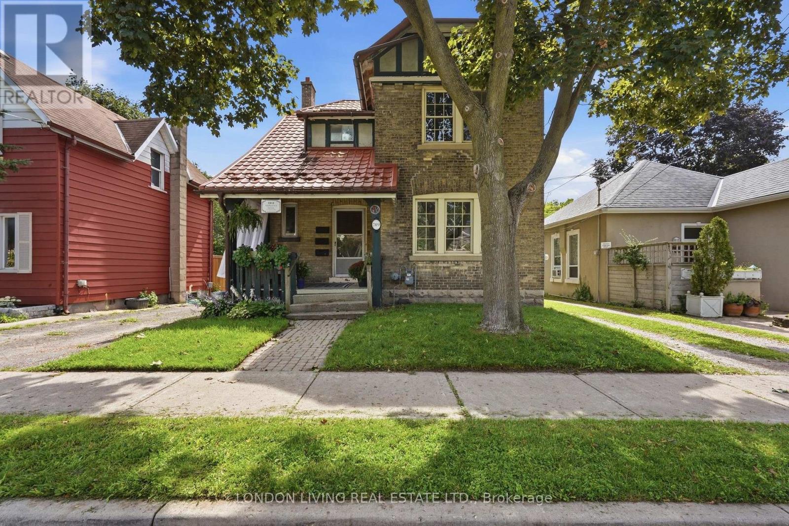709 PRINCESS AVENUE - 1