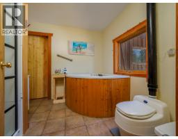 4151 Thomas Road, Golden, BC V0A1L0 Photo 17