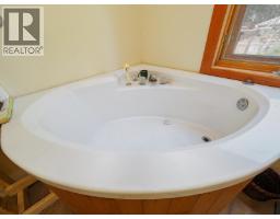 4151 Thomas Road, Golden, BC V0A1L0 Photo 18