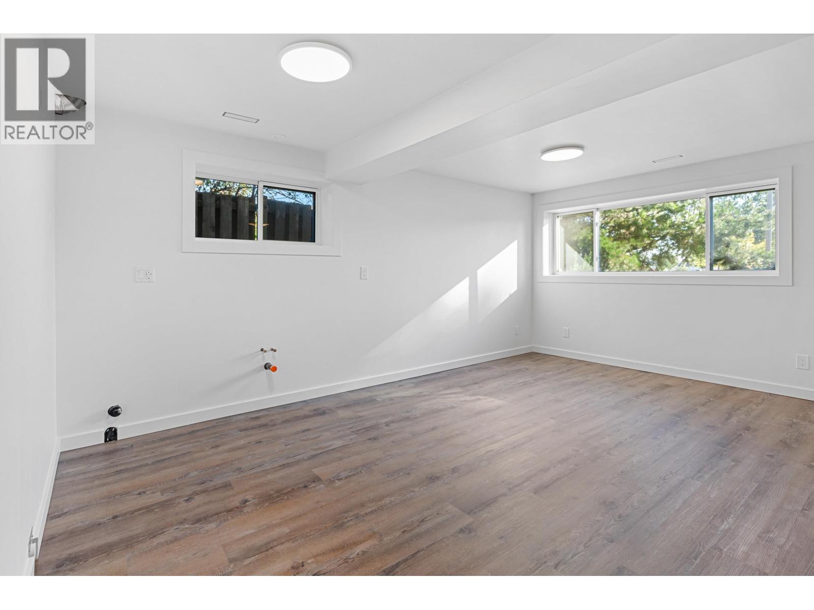 Photo 18 of 29 — 705 IRWIN STREET · Prince George, BC