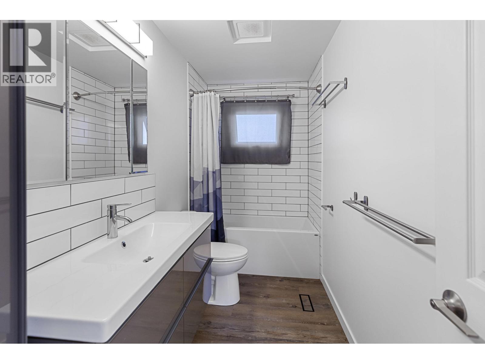 705 IRWIN STREET - 8