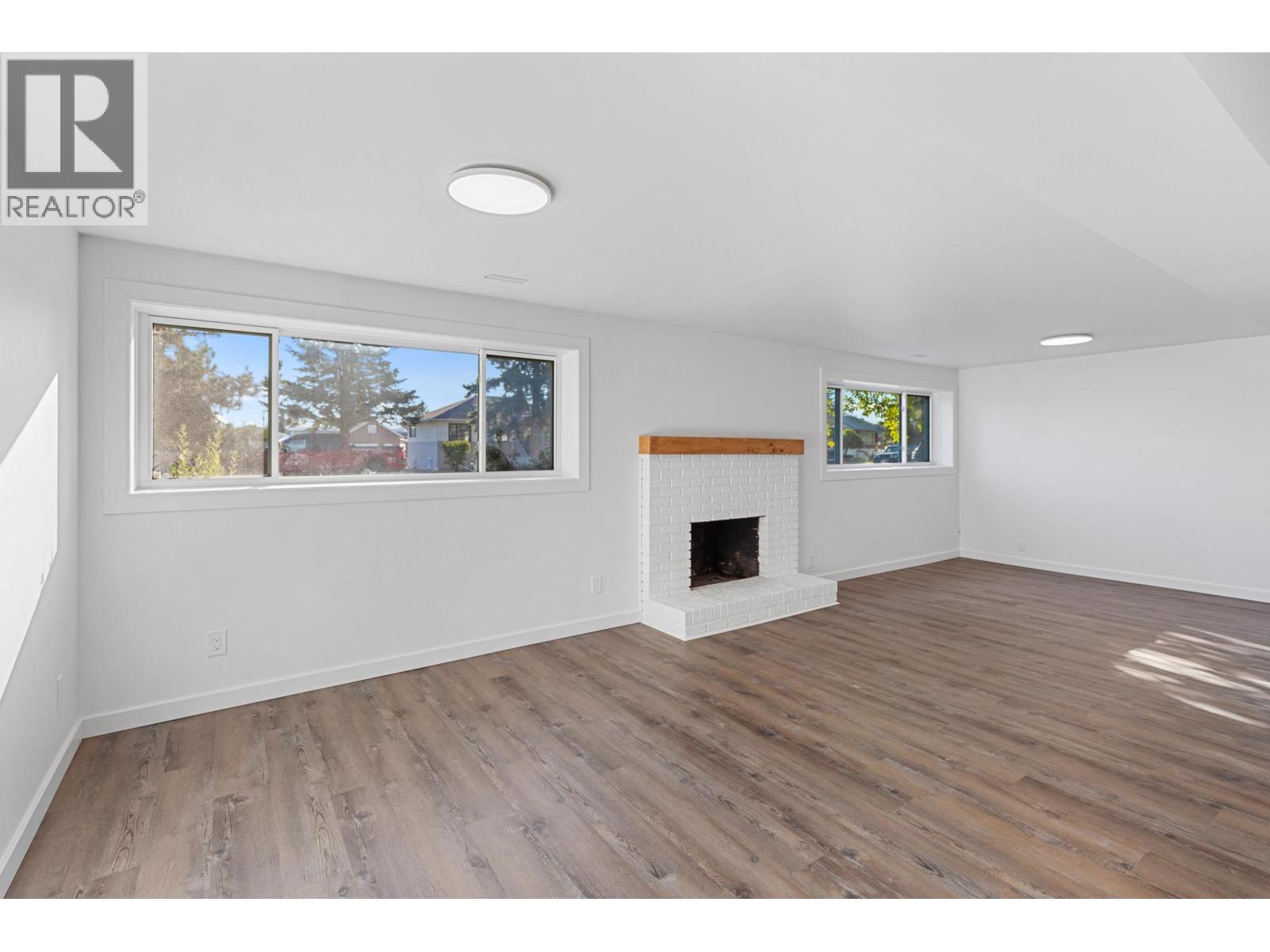 705 IRWIN STREET - 16