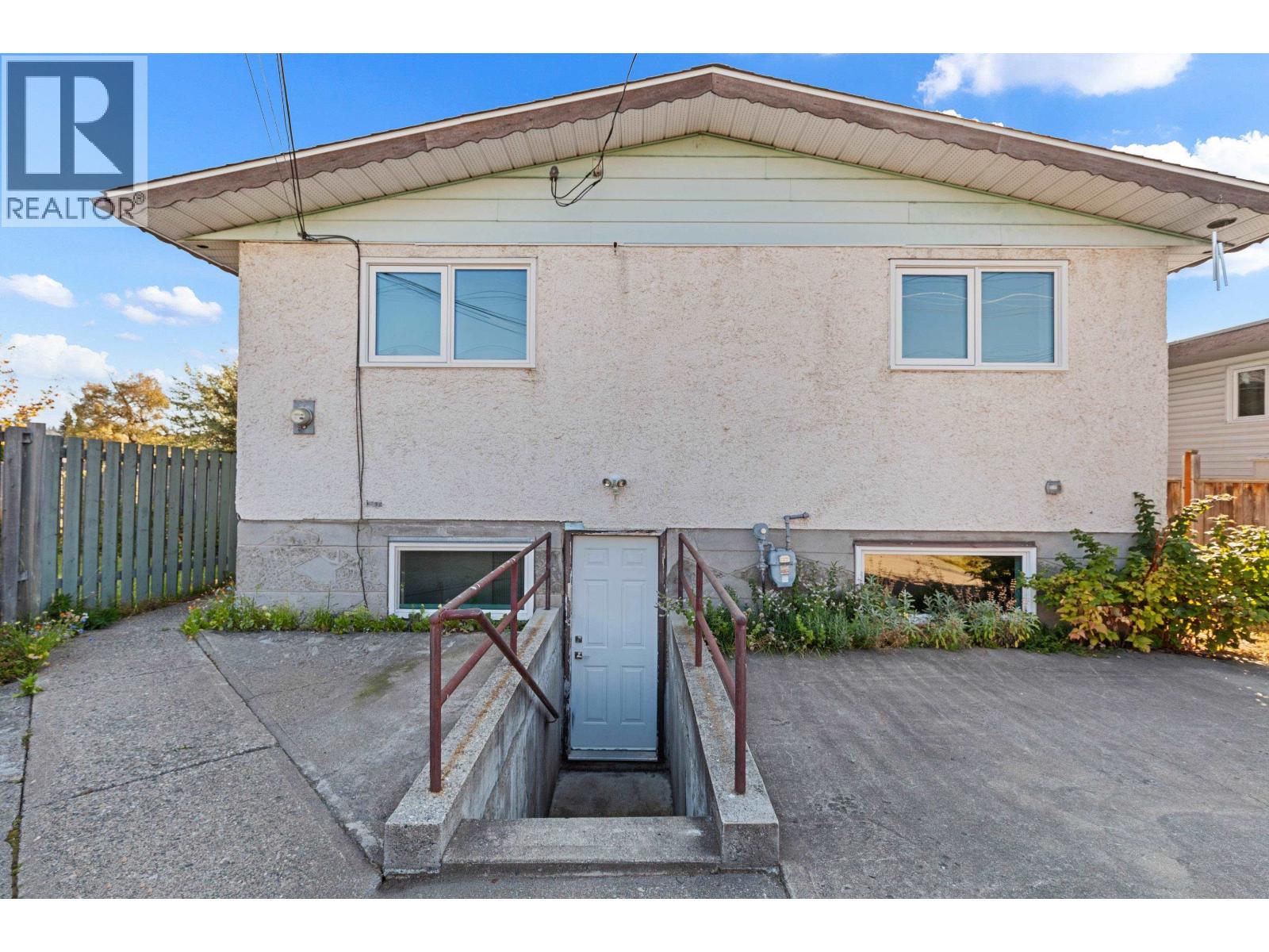 705 IRWIN STREET - 24