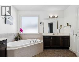 572 West Creek Point, Chestermere, AB T1X1T3 Photo 20