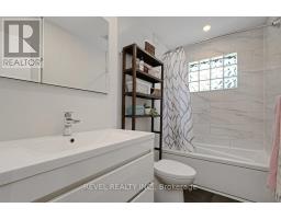 Bathroom - 63 Findlay Avenue, Ottawa, ON K1S2V1 Photo 16