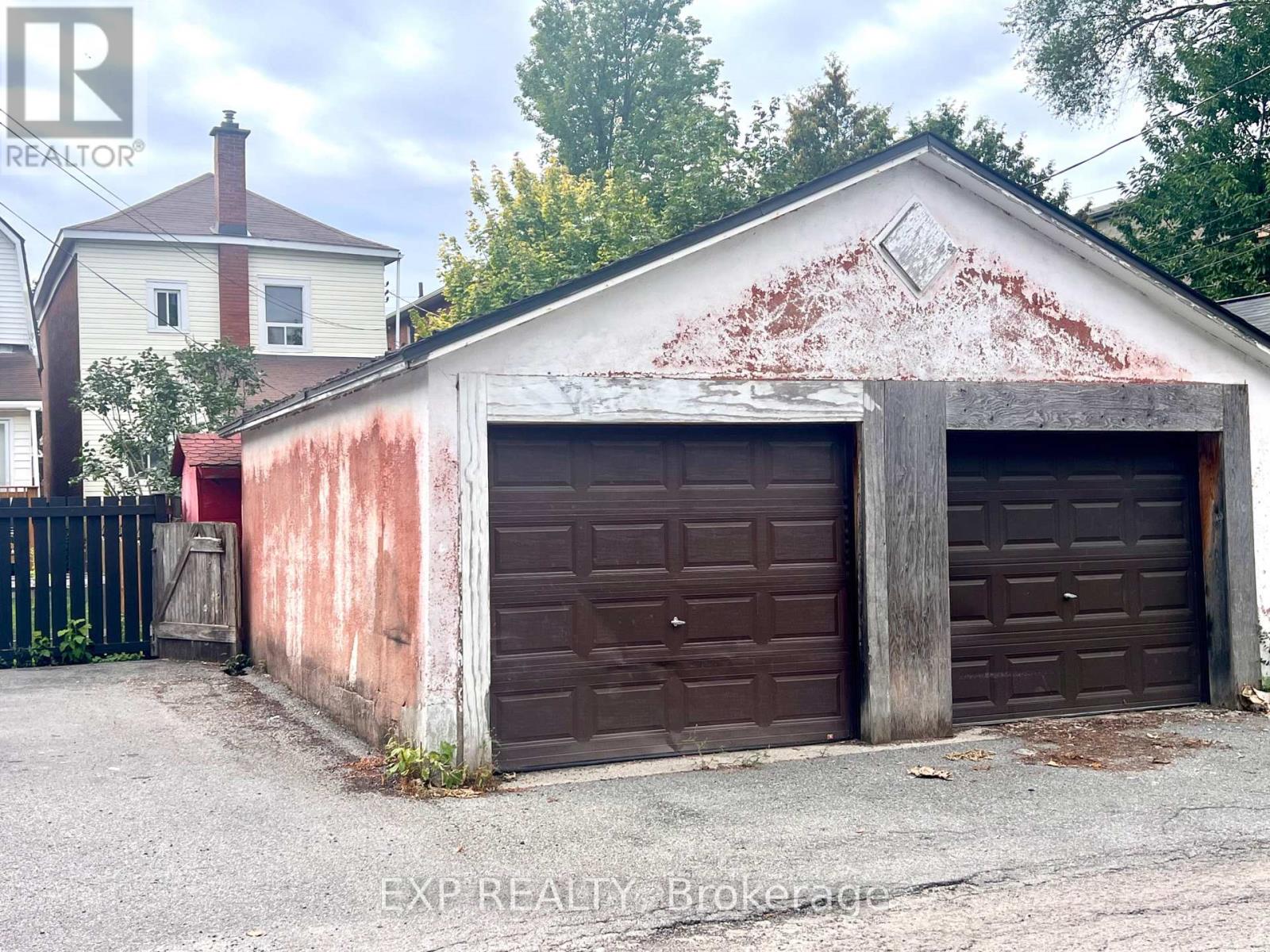 57 SPADINA AVENUE - 23