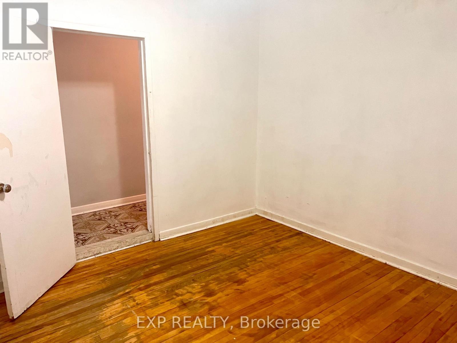 57 SPADINA AVENUE - 8