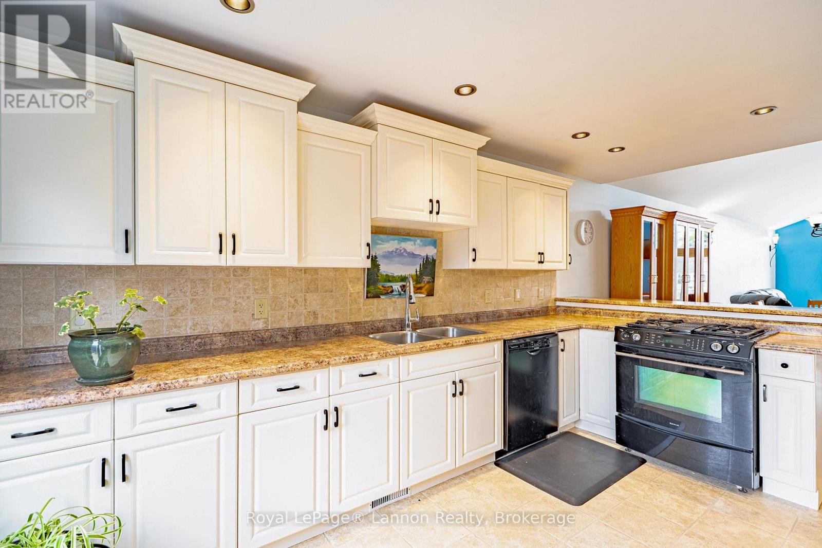 82 BRENT STREET - 12