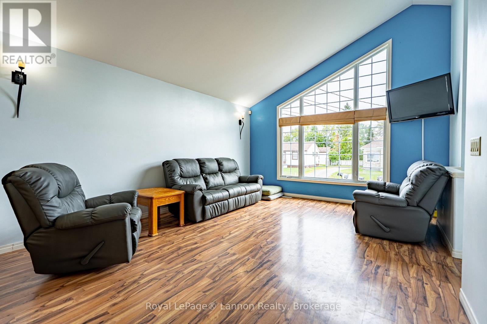 82 BRENT STREET - 5