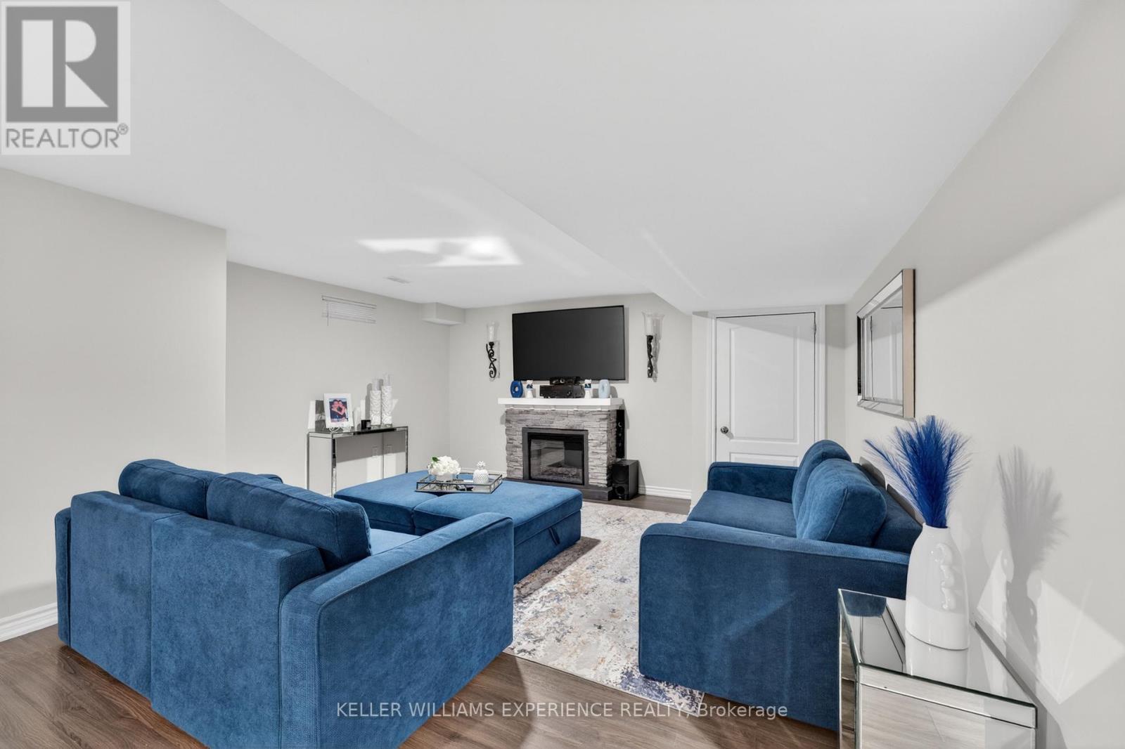 105 DECAROLIS CRESCENT - 30
