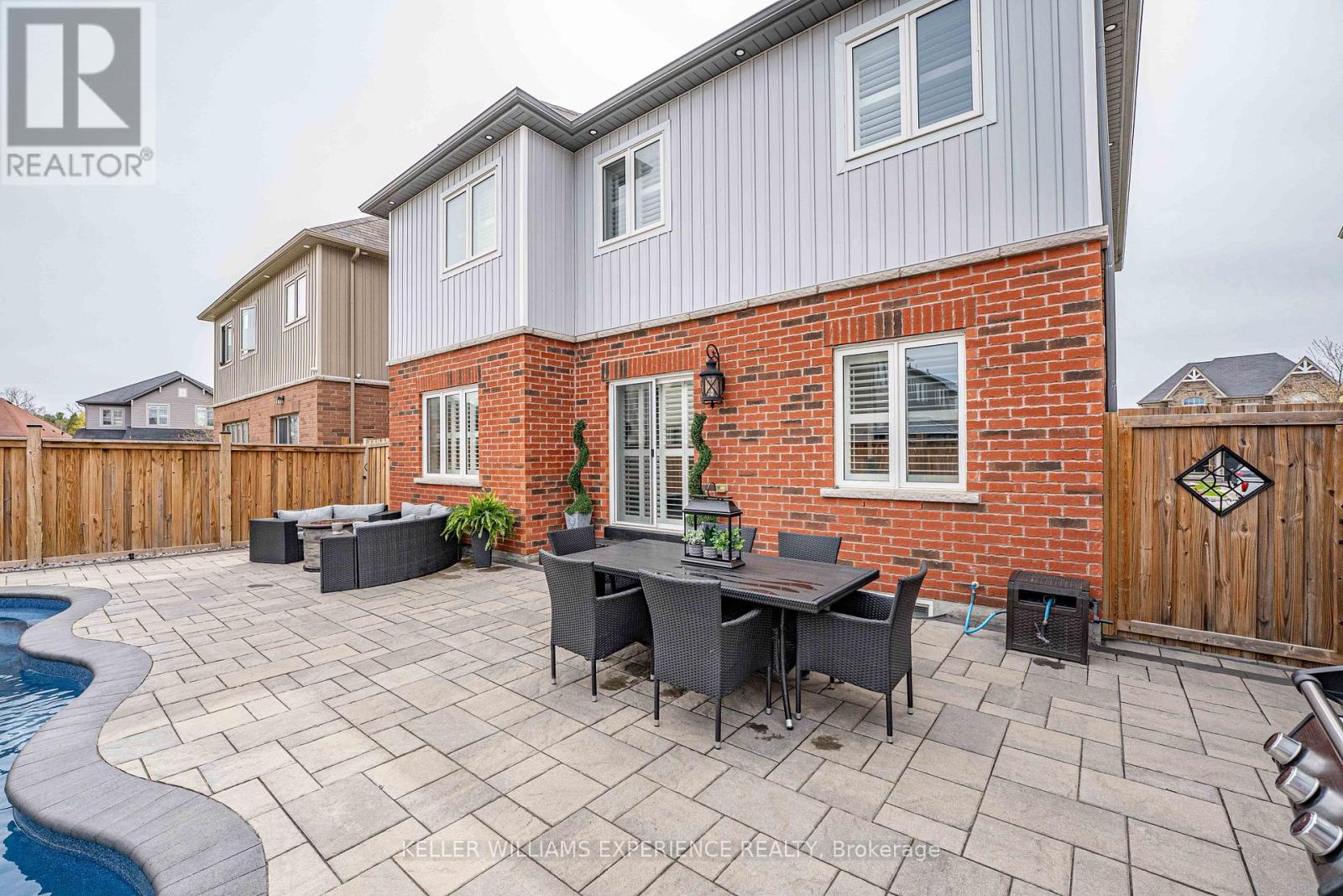 105 DECAROLIS CRESCENT - 37