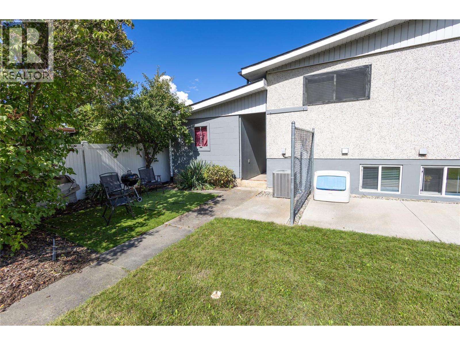 3500 24 Avenue - Image 11