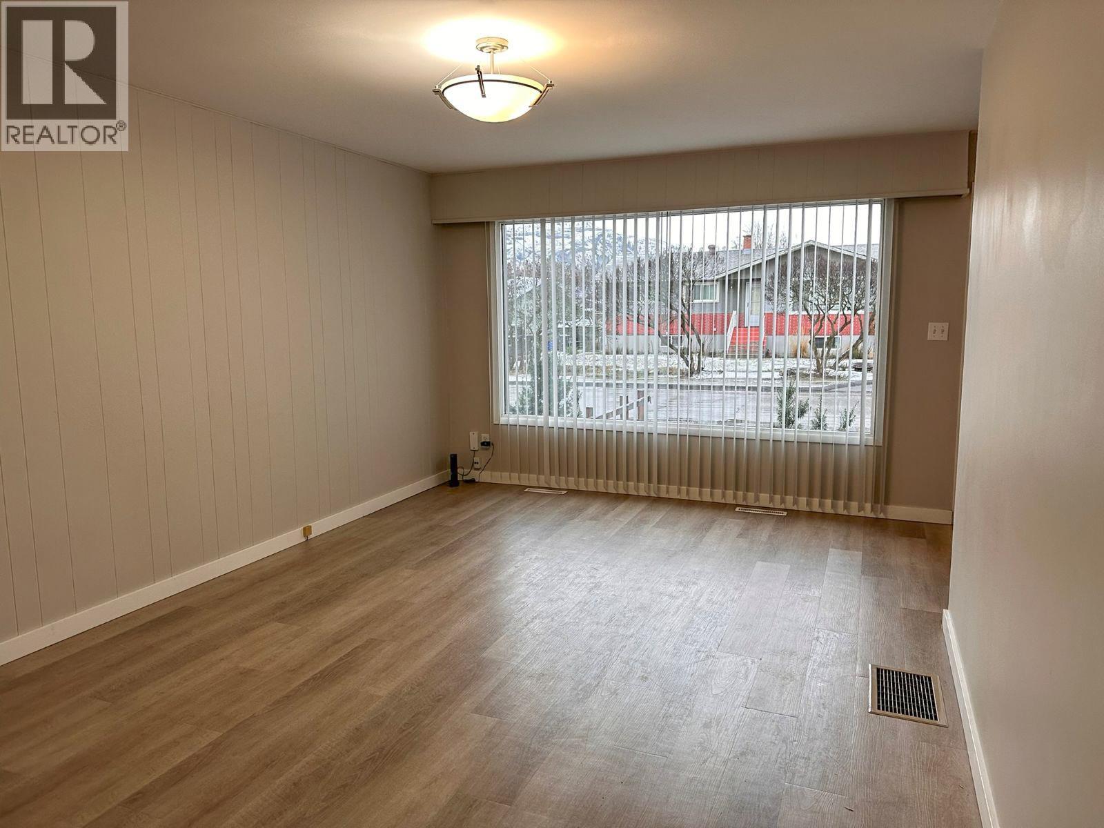 3500 24 Avenue - 23