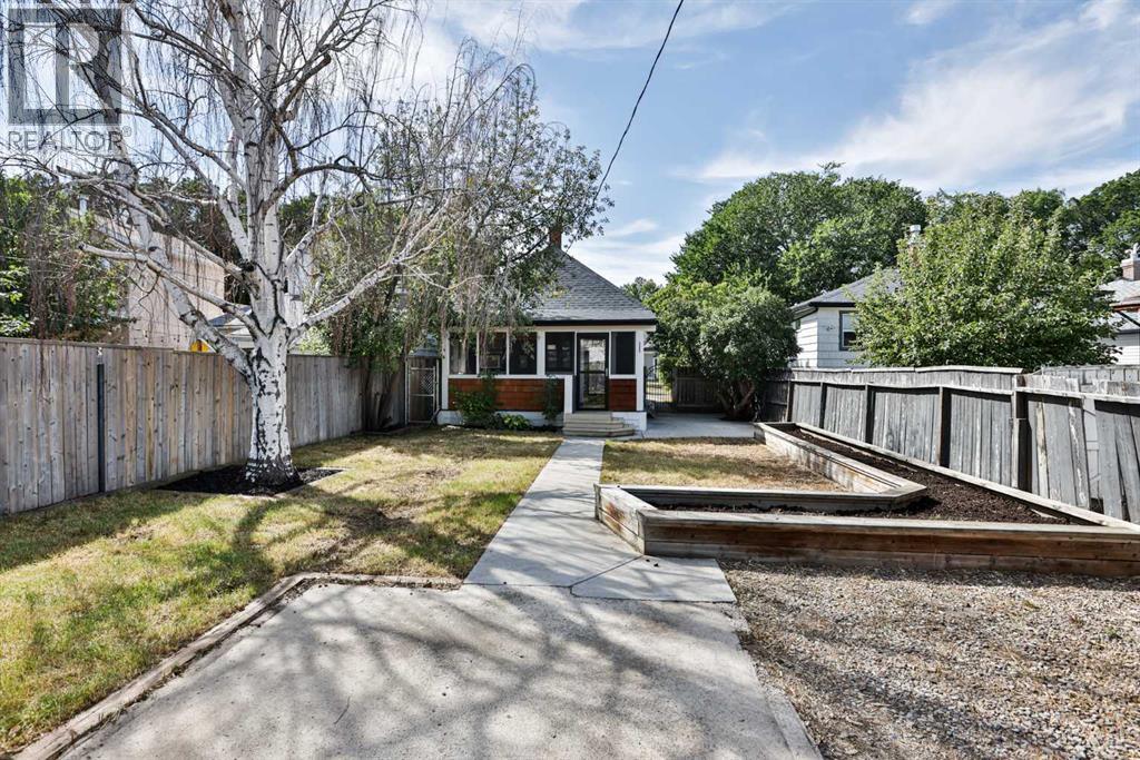 937 10 Street S - 17