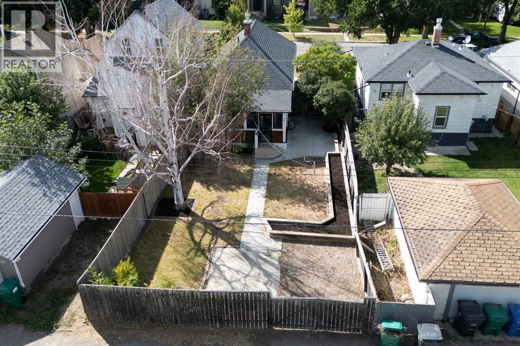 937 10 Street S - 25