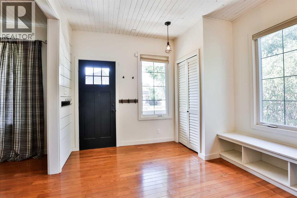 937 10 Street S - 4